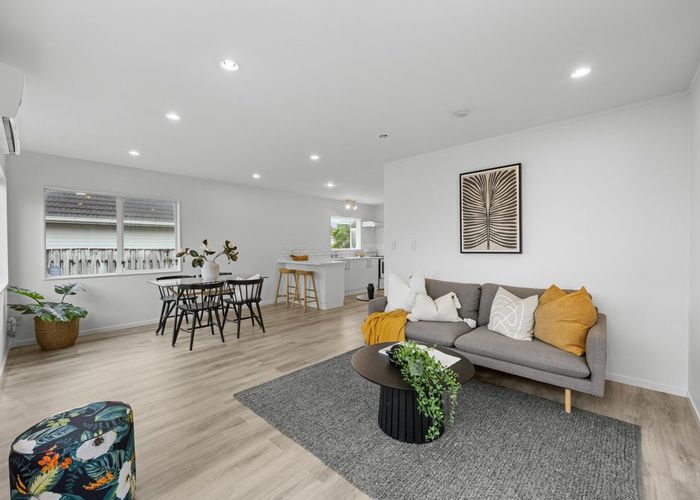  at 2/4 Shamrock Lane, Te Atatu Peninsula, Waitakere City, Auckland