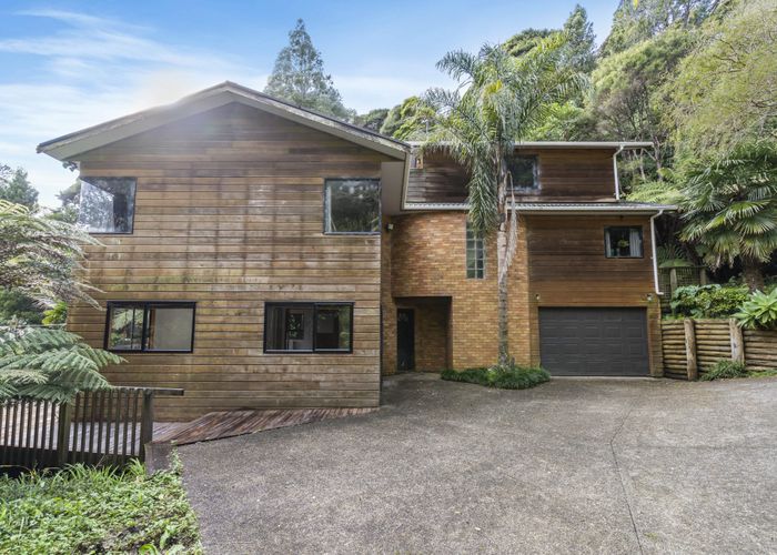  at 31 Cascade Avenue, Waiatarua, Auckland
