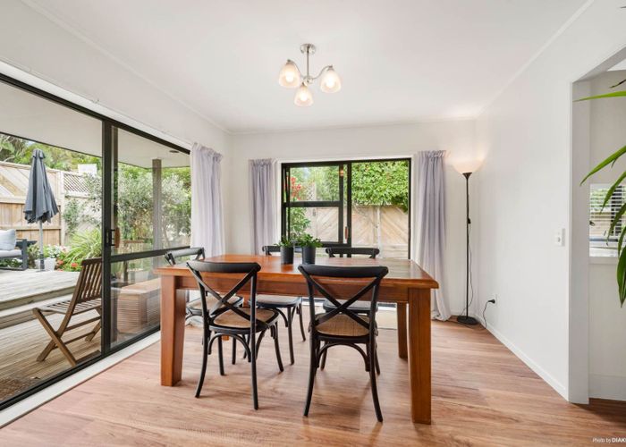 at 1/5 Westbourne Road, Murrays Bay, Auckland