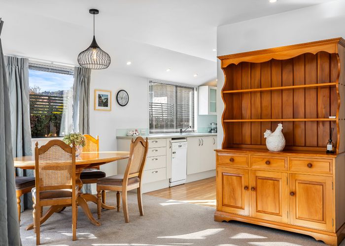  at 6B St Leonards Square, Sumner, Christchurch City, Canterbury