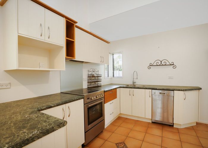  at 2/25 Wright Road, Point Chevalier, Auckland City, Auckland
