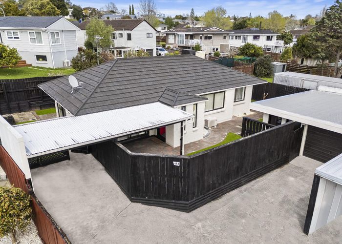  at 2/49 Larne Avenue, Pakuranga Heights, Auckland