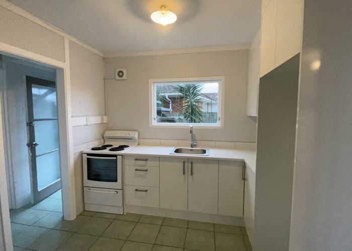  at 1/52 Cramond Drive, Mangere East, Manukau City, Auckland