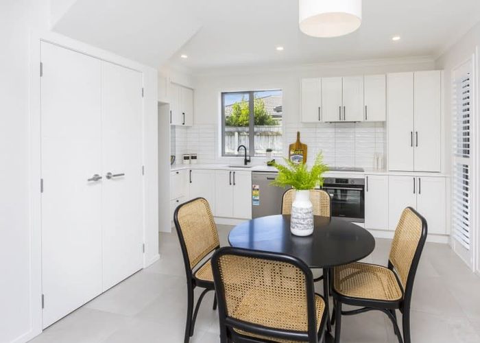  at 44D Pine Avenue, Upper Hutt Central, Upper Hutt