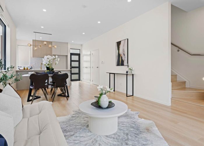  at 17 Papa Takaro Lane, Flat Bush, Manukau City, Auckland