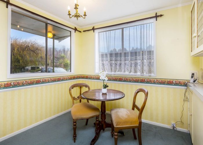  at 2/10 Ponderosa Grove, Maoribank, Upper Hutt
