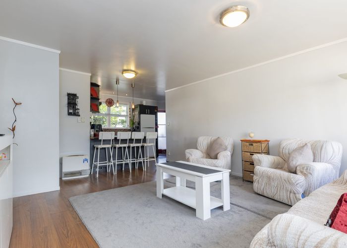  at 2/129 Penrose Road, Mount Wellington, Auckland