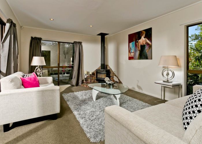  at 81 Oaktree Avenue, Browns Bay, North Shore City, Auckland