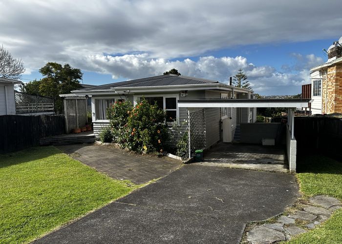  at 93 Sylvan Avenue, Northcote, Auckland