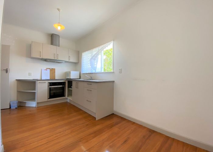  at 33A Dornwell Rd, Mount Roskill, Auckland City, Auckland