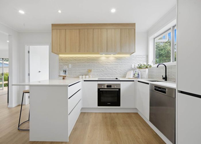  at 99  Riverpark Crescent, Henderson, Waitakere City, Auckland