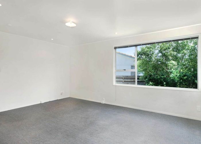  at 15 Casuarina Road, Half Moon Bay, Auckland