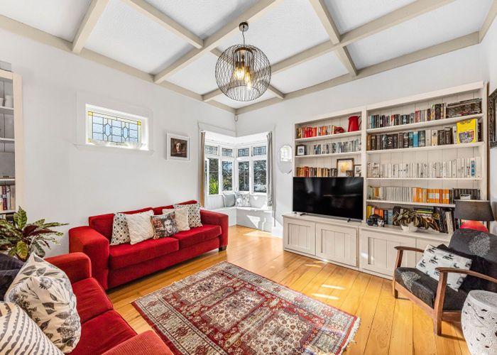  at 9 Mons Avenue, Mount Roskill, Auckland City, Auckland