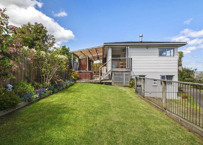  at 1/43 Telstar Place, Beach Haven, Auckland