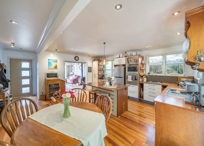  at 121 Wainuiomata Road, Wainuiomata, Lower Hutt, Wellington