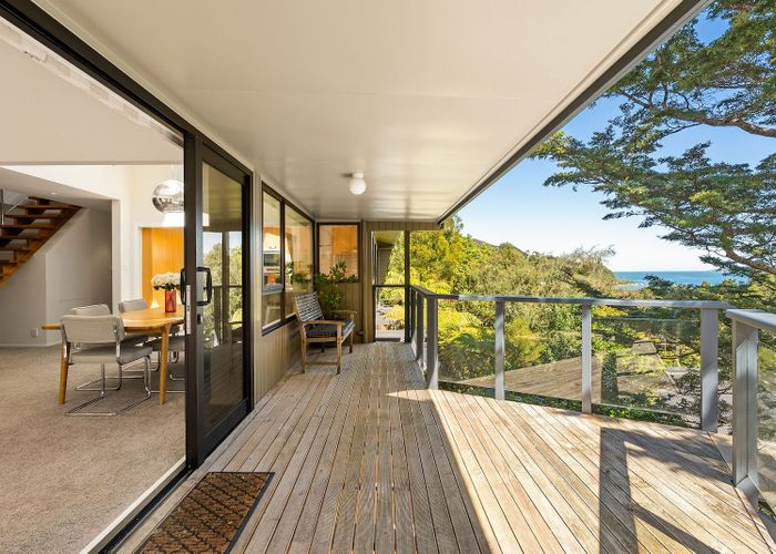  at 136 Cheviot Road, Lowry Bay, Eastbourne, Lower Hutt, Wellington