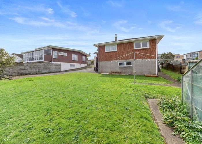  at 44 Ellesmere Crescent, Pakuranga Heights, Manukau City, Auckland