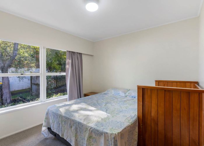  at 2/9 Sudan Avenue, Milford, North Shore City, Auckland