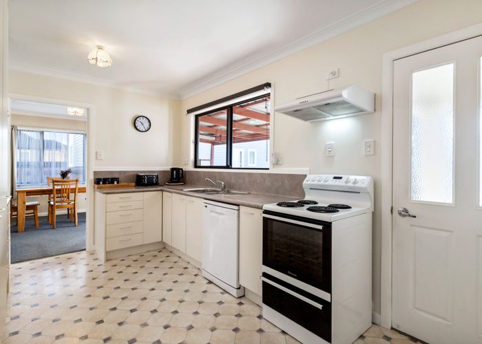  at 32 Churchill Avenue, Manurewa, Manukau City, Auckland