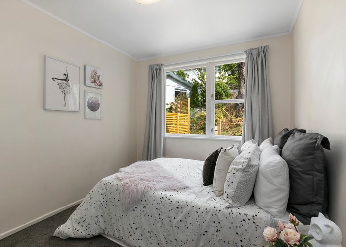  at 24 Rintoul Grove, Stokes Valley, Lower Hutt
