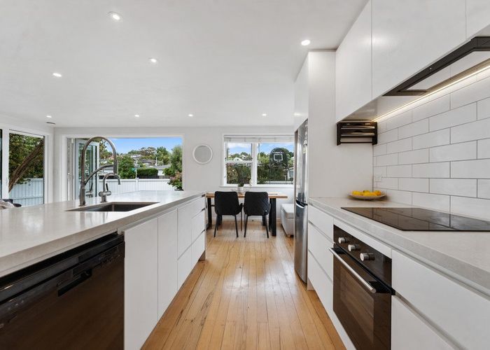  at 2 Tyne Road, Forrest Hill, North Shore City, Auckland