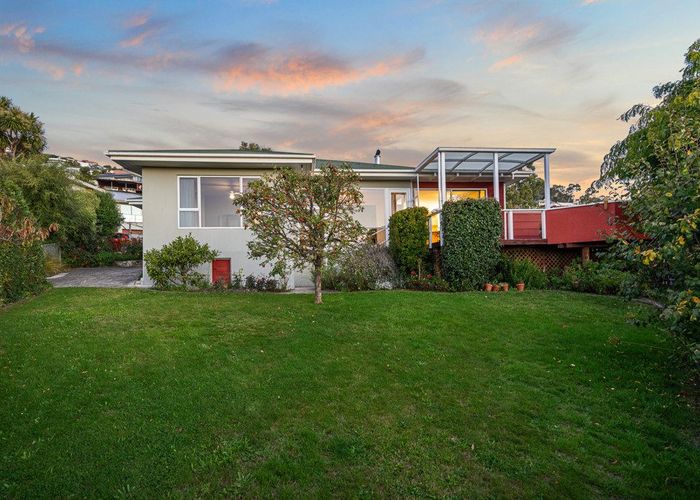  at 17 Whaka Terrace, Huntsbury, Christchurch City, Canterbury