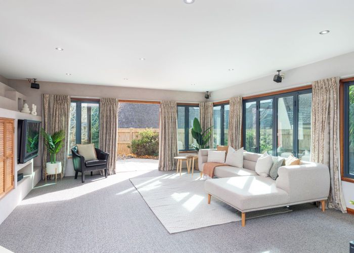  at 2/3 Gard Street, Silverstream, Upper Hutt, Wellington