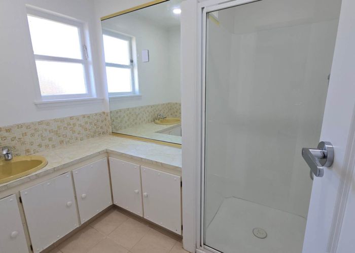  at 22 Grassway Avenue, Pakuranga, Manukau City, Auckland