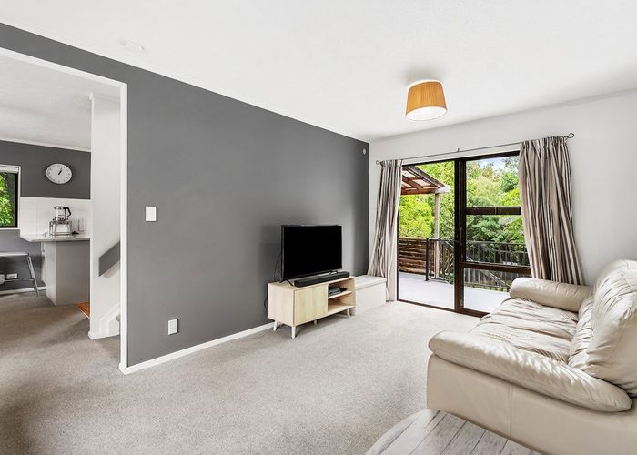  at 2/5 Flavia Close, Torbay, North Shore City, Auckland