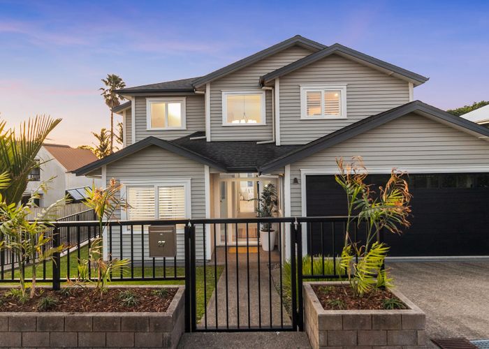  at 27 St Michaels Avenue, Point Chevalier, Auckland