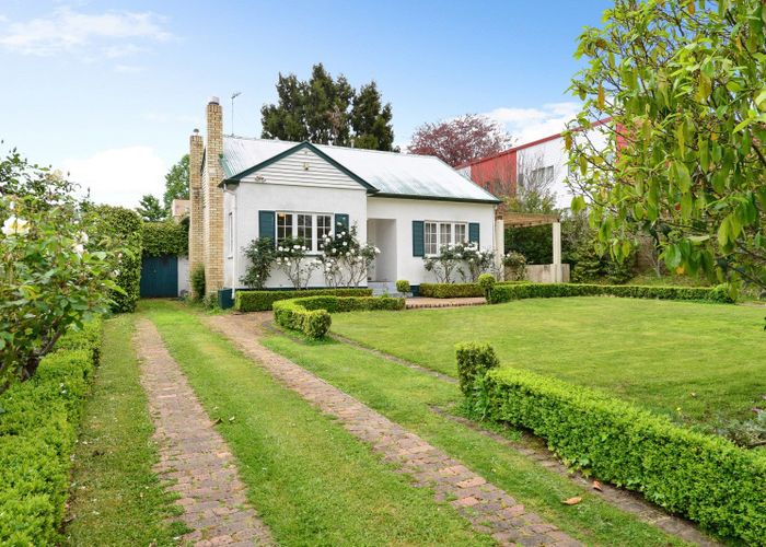  at 6 Hammond Street, Hamilton Central, Hamilton