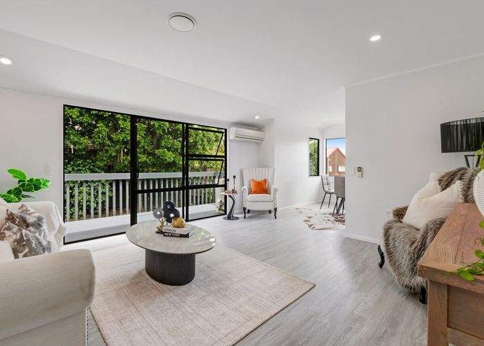  at 20B Bronzewing Terrace, Unsworth Heights, North Shore City, Auckland