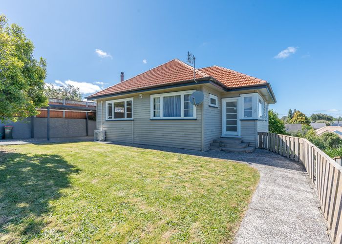  at 14 Naylor Street, Hamilton East, Hamilton