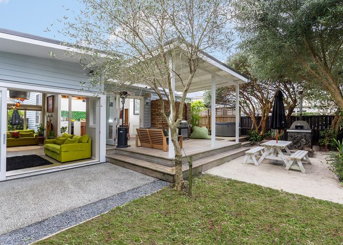  at 7 Calgary Street, Sandringham, Auckland