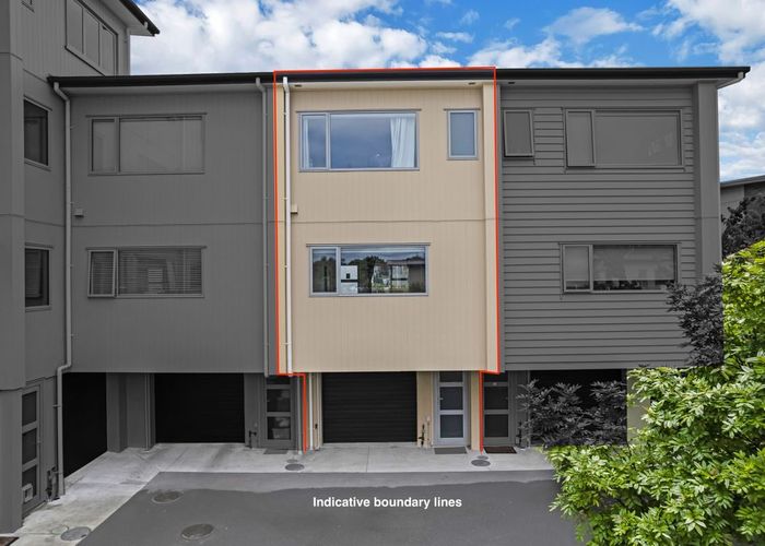  at 11/11 RAY SMALL DRIVE, Papakura, Papakura, Auckland