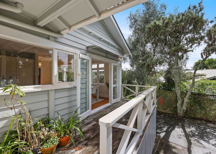  at 21 Park Avenue, Northcote, Auckland