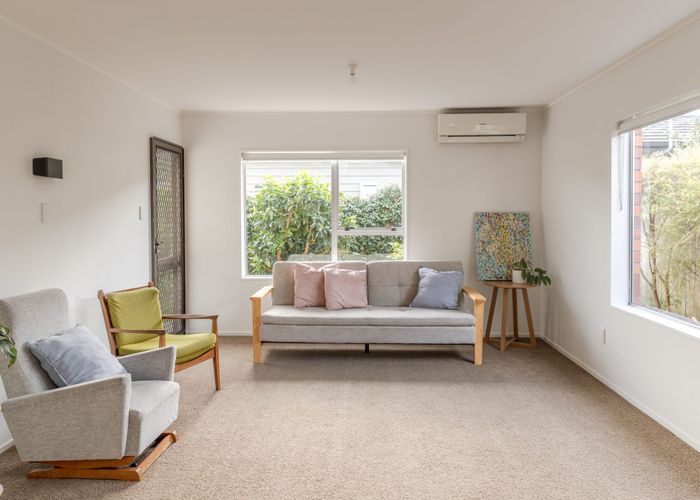  at 2/203 Galloway Street, Hamilton East, Hamilton