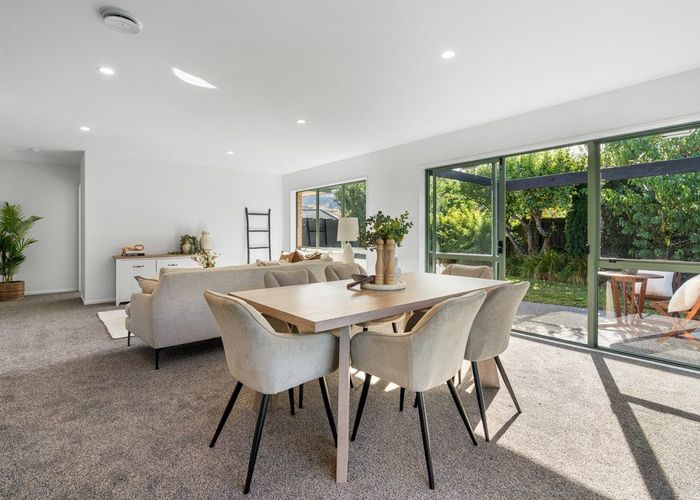  at 6 Warner Place, Heathcote, Christchurch City, Canterbury