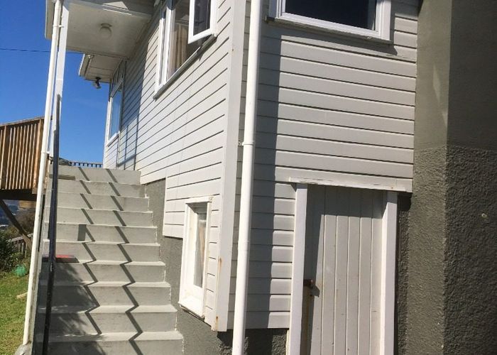  at 39  Hiwi Crescent, Titahi Bay, Porirua, Wellington