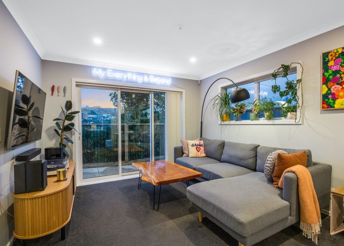 For sale 166a John Burke Drive, Aotea, Porirua, Wellington homes.co.nz