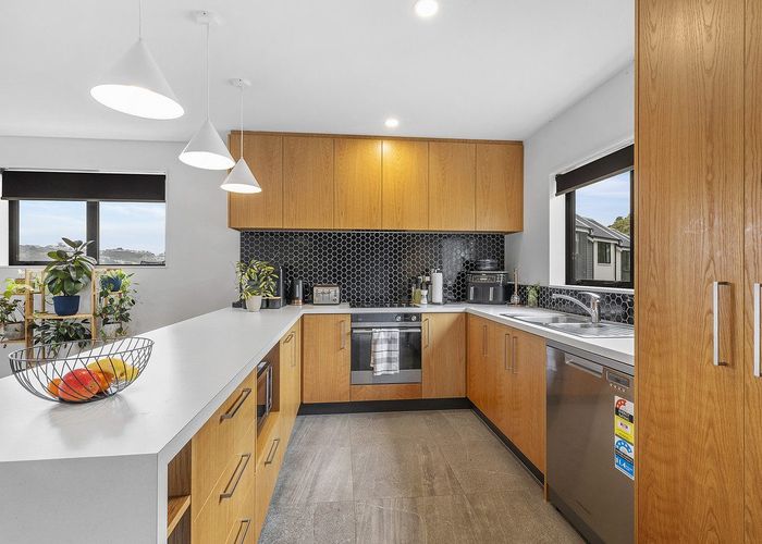  at 16 Bee Lane, Whitby, Porirua, Wellington