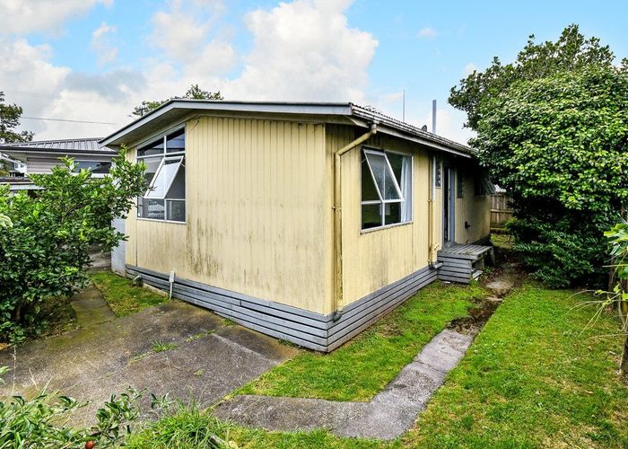  at 2/2 Dagenham Street,, Manurewa, Manukau City, Auckland