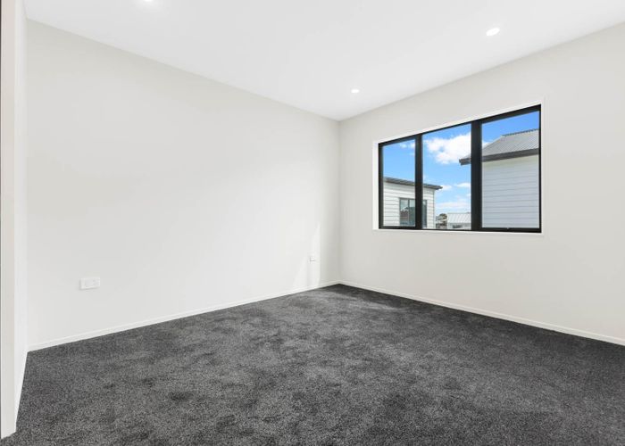  at 4/68 Maplesden Drive, Clendon Park, Manukau City, Auckland