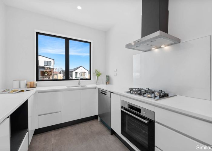  at 2 Farmland Road, Papakura, Papakura