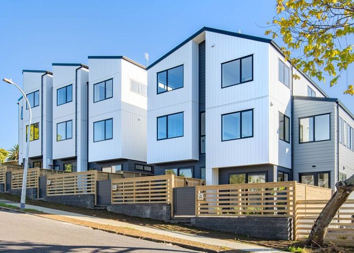  at 2A Grove Lane, Pakuranga, Auckland