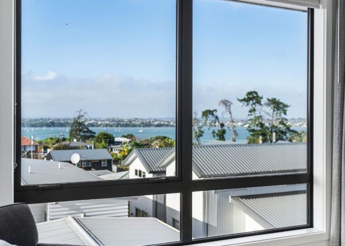  at 8 Lyndhurst Street, Wai O Taiki Bay, Auckland City, Auckland