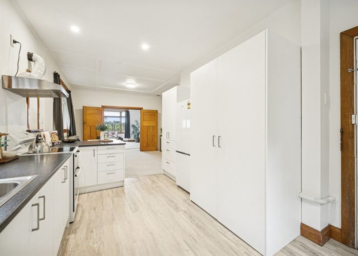  at 21 Laura Avenue, Brooklyn, Wellington, Wellington