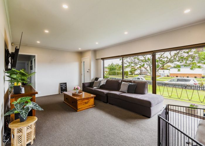  at 27 Clarence Cox Crescent, Pirimai, Napier