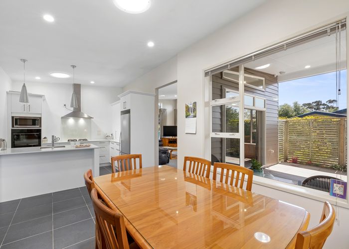  at 10B Long Place, Frankleigh Park, New Plymouth