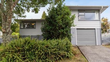  at 17 Freya Place, Torbay, Auckland